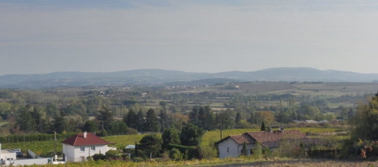 Vivre en périphérie : des habitants périurbains « assignés à résidence autour de Lyon »