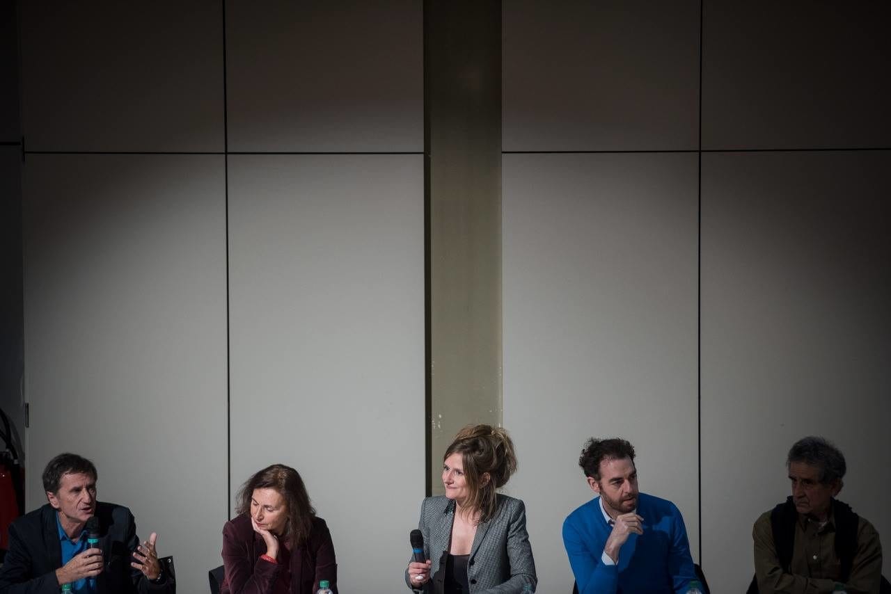 La tribune du débat "Quelles sont les sources de la radicalité ?" De gauche à droite Olivier Galland, Anne Muxel, Julie Gacon (journaliste à France Culture - modératrice), Jean Birnbaum et Farhad Khosrokhavar © Bertrand Gaudillère / Item