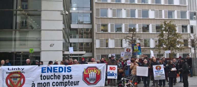Linky : à Lyon, des usagers réclament « un droit au refus »
