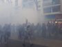 Des grenades lacrymogène pour disperser la manifestation angle cours Gambetta/avenue Félix Faure (Lyon 3e). LB/Rue89Lyon