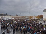 Les 7 000 (selon la Préfecture) à 10 000 (selon les organisateurs) manifestants ont terminé la marche par un rassemblement à la Guillotière. © Alexis Demoment / Rue89Lyon.