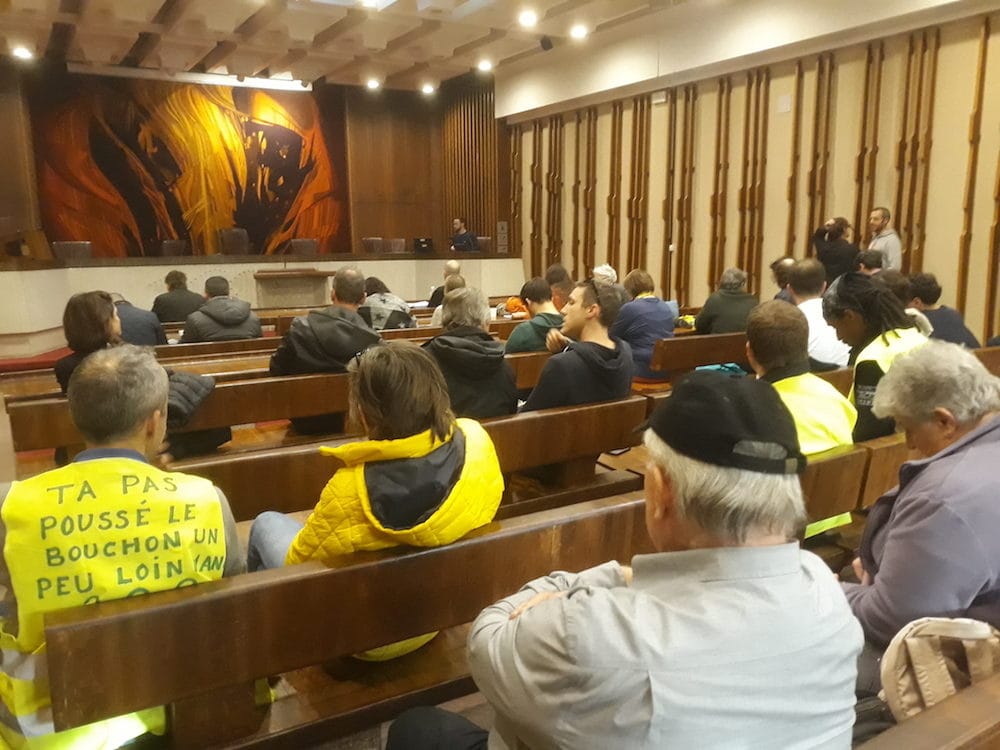 Audience de référé-liberté concernant la requête demandant l'interdiction des LBD lors des manifestations. Une trentaine de "gilets jaunes" étaient présents. ©LB/Rue89Lyon
