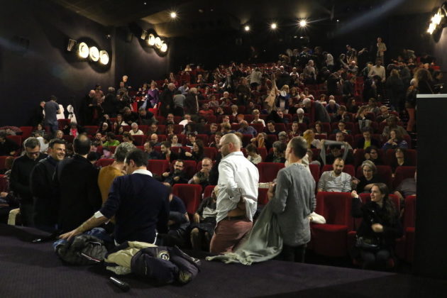 Une salle pleine pour les débats avec François Ozon lors de l'avent-première de son film "Grâce à dieu". Au cinéma "Comoedia" le 11 février 2019.©MG/Rue89Lyon