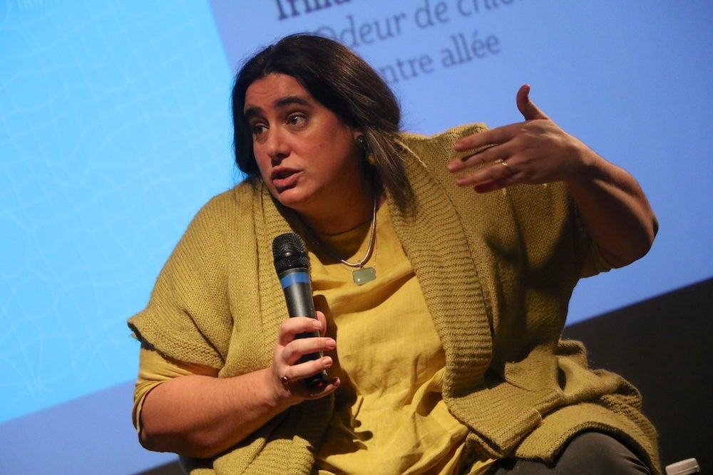 L'autrice Irma Pelatan présente son livre "L'odeur du chlore" lors de "la rentrée des auteurs en Auvergne-Rhône-Alpes 2019" animée par Danielle Maurel. Lundi 28 janvier 2019.©MG/Rue89Lyon