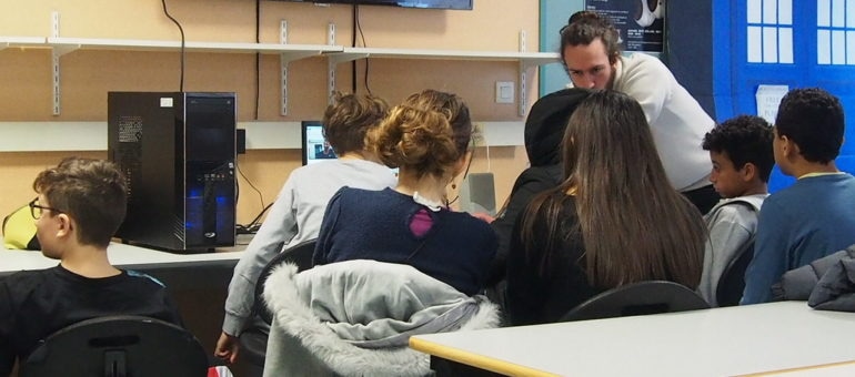 A la MJC Lyon Monplaisir, on a parlé de l’addiction aux téléphones portables