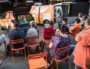 Camionnette laverie orange en Australie