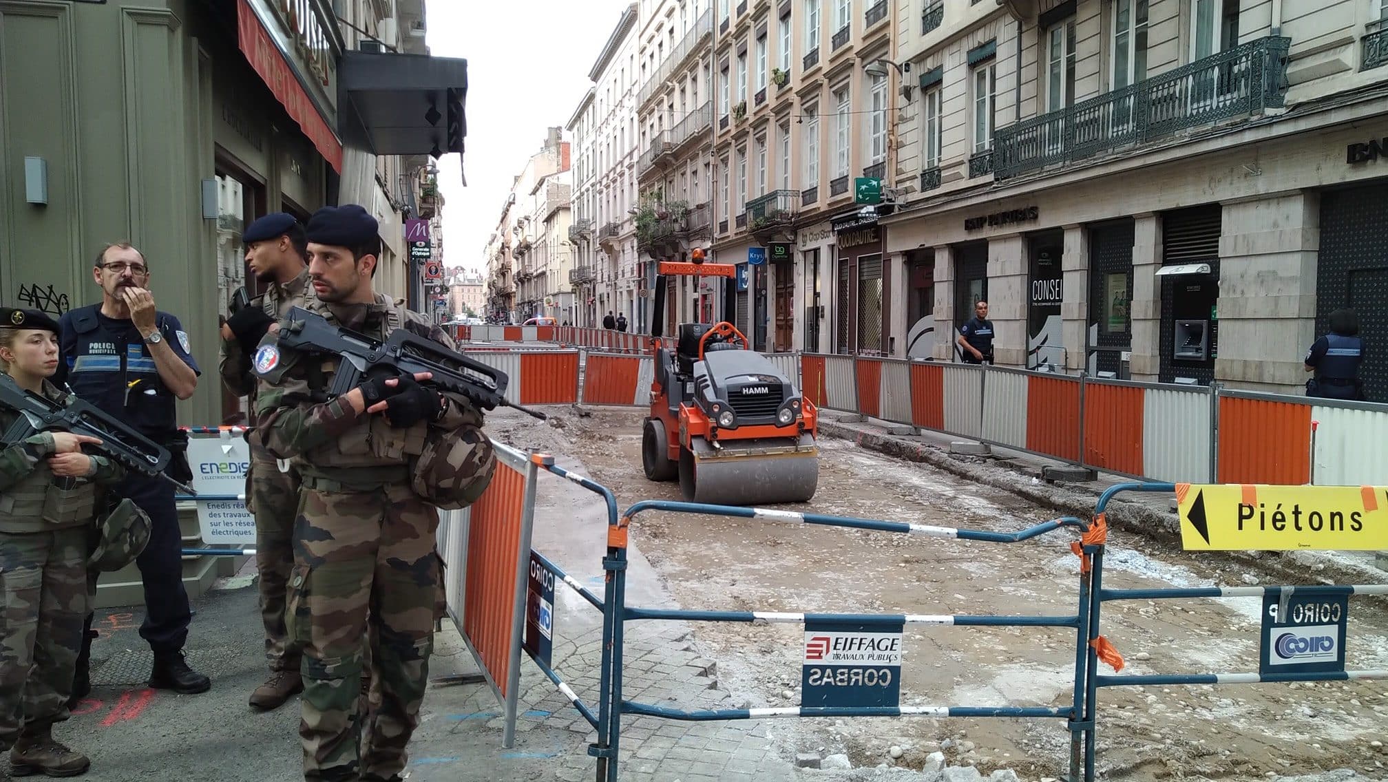 Photo prise quelque heures après l'explosion rue Victor Hugo, Lyon 2è, le 24 mai 2019. ©Rue89Lyon