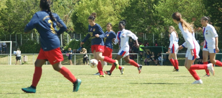 Sirine, au FC Vénissieux : « S’organiser pour suivre les cours et jouer au football »