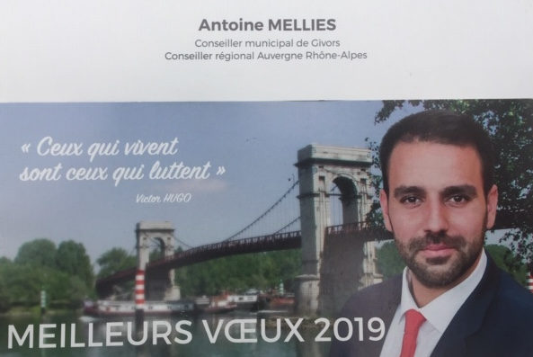 Sur l'invitation à ses vœux 2019, aucune mention de l'appartenance d'Antoine Melliès au Rassemblement national. Une critique qui s'applique également aux vœux de la maire de Givors Christiane Charnay (PCF) ou à ceux du président de Région Laurent Wauquiez (LR), fait valoir l'intéressé.