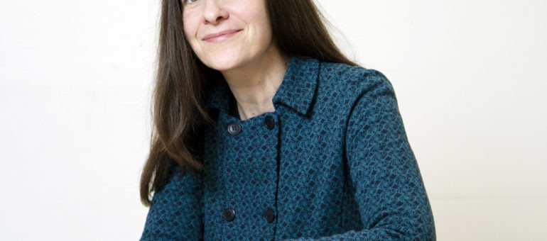Avec Emmanuelle Pireyre, parlons manipulation génétique, démocratie et mouvements sociaux