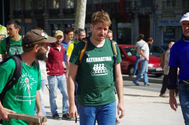 Un militant Alternatiba lors de l'action d'Extinction Rebellion ©Valentin d'ERSU/Rue89Lyon