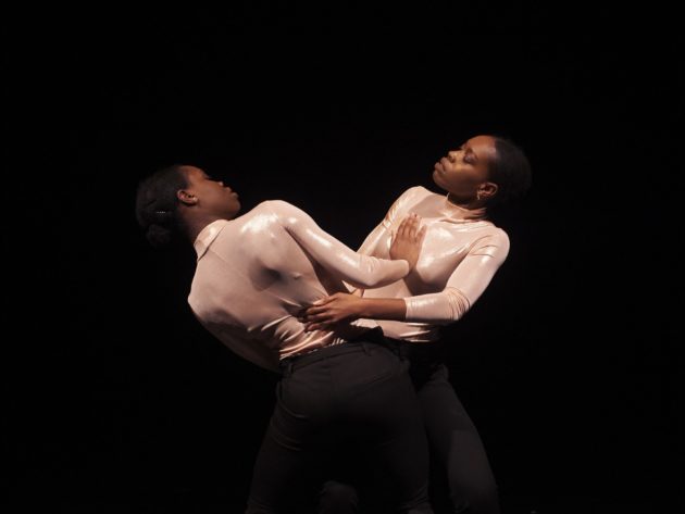Les jumelles bruxelloises Doris et Nathalie Bokongo Nkumu constituent ensemble le duo de danseuses Les Mybalés.