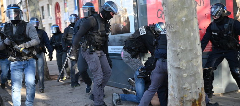 Une vidéo du passage à tabac d’Arthur Naciri, par des policiers à Lyon