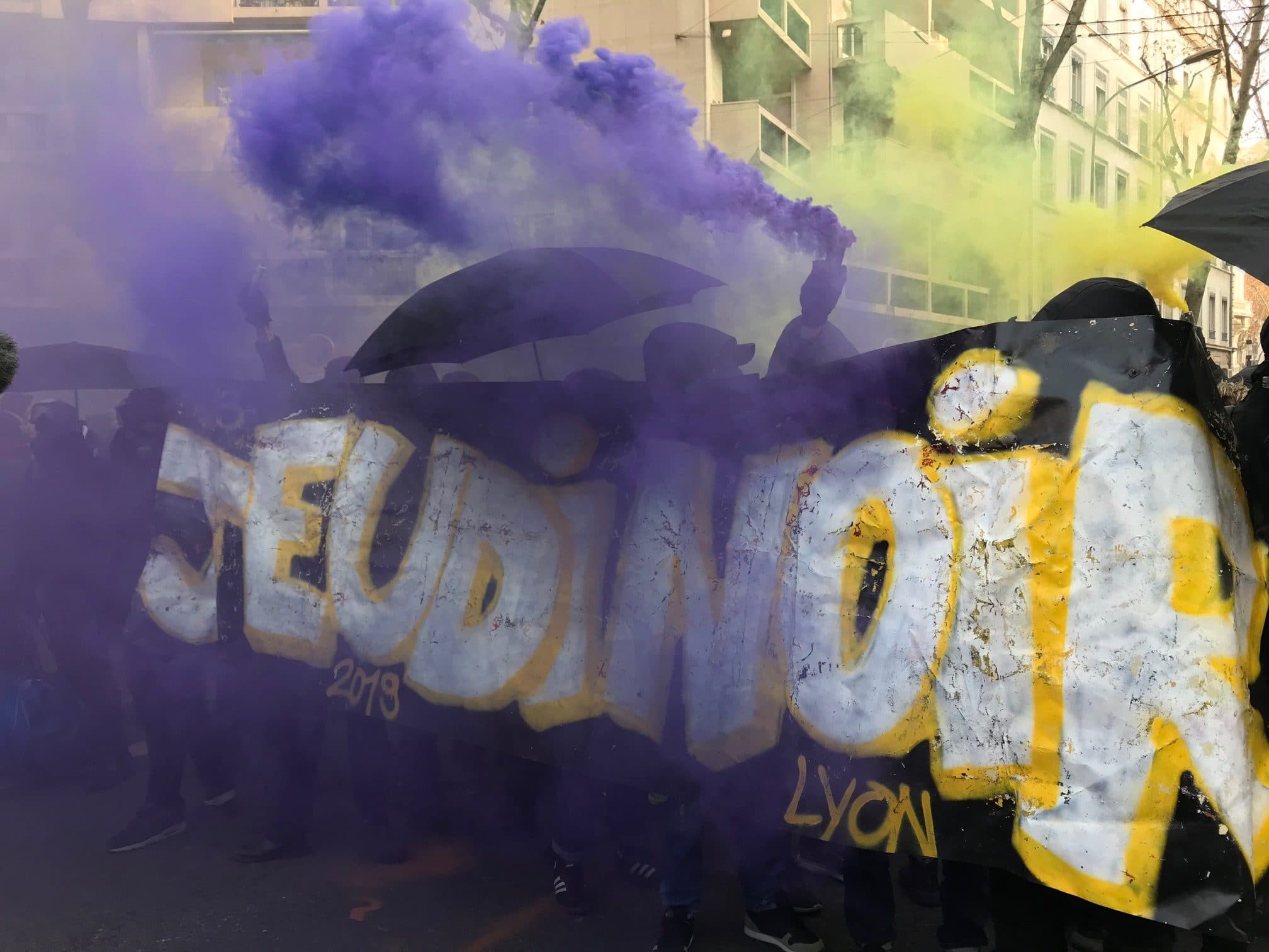 cortège tête black bloc Lyon