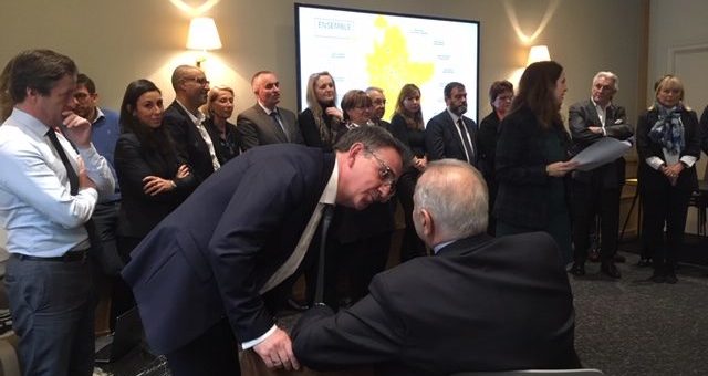 Métropole de Lyon 2020 : la « pyramide humaine » de David Kimelfeld pour faire campagne