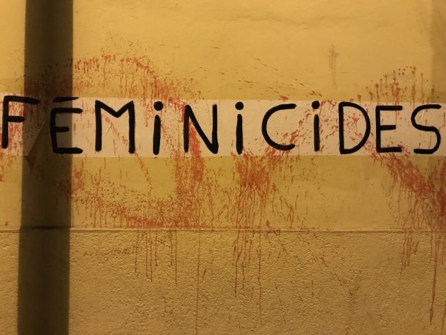 Un collage : Féminicides. NousToutesRhône organise un "die-in" ce samedi à Lyon.