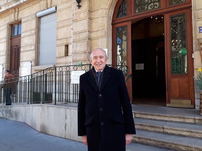 Gérard Collomb, maire de Lyon et candidat non pas à sa propre succession mais à la présidence de la Métropole de Lyon, est allé voter ce dimanche 15 mars. ©LB/Rue89Lyon