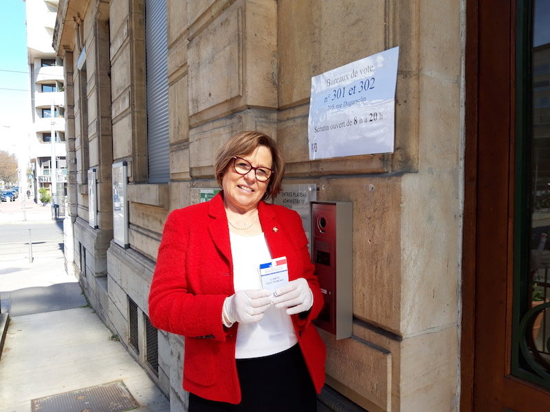 Françoise a voté à Lyon... avec des gants. ©LB/Rue89Lyon