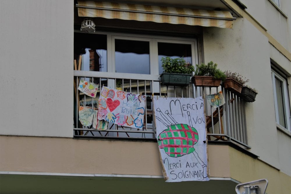 Banderole "Merci aux soignants". Quartier Jean Macé.