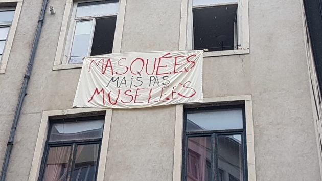 "Masquées mais pas muselées". 