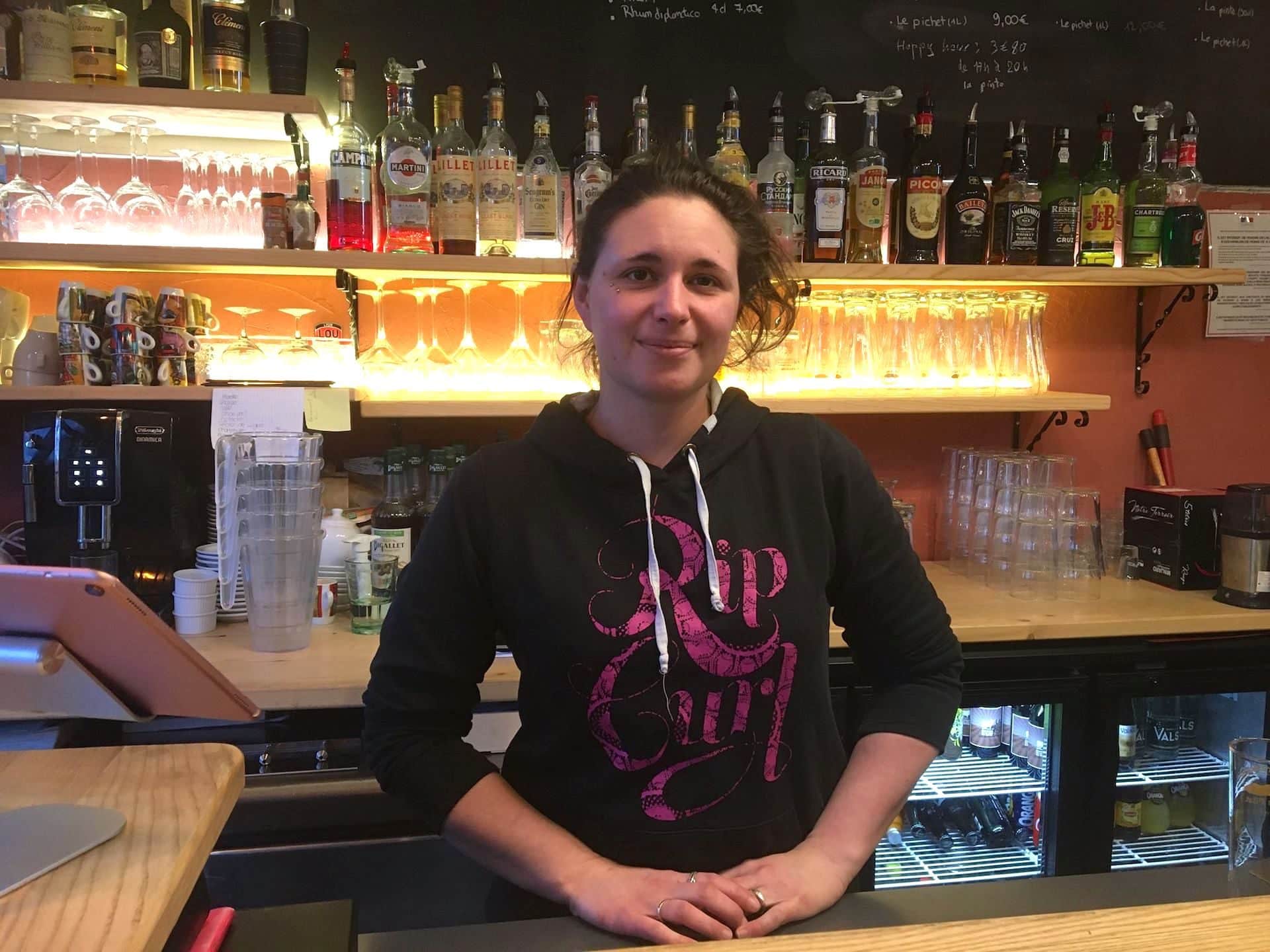 Laetitia, 28 ans, cheffe de cuisine du bistrot Le Filanthrope à Villeurbanne ©Hélène Duros