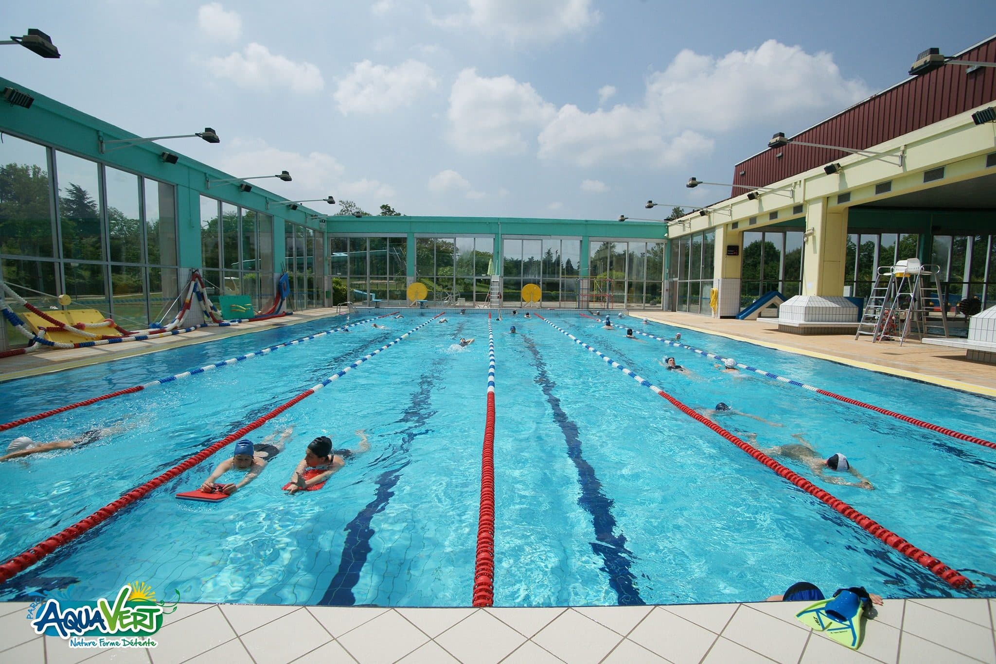 Piscine extérieure du parc Aquavert à Francheville