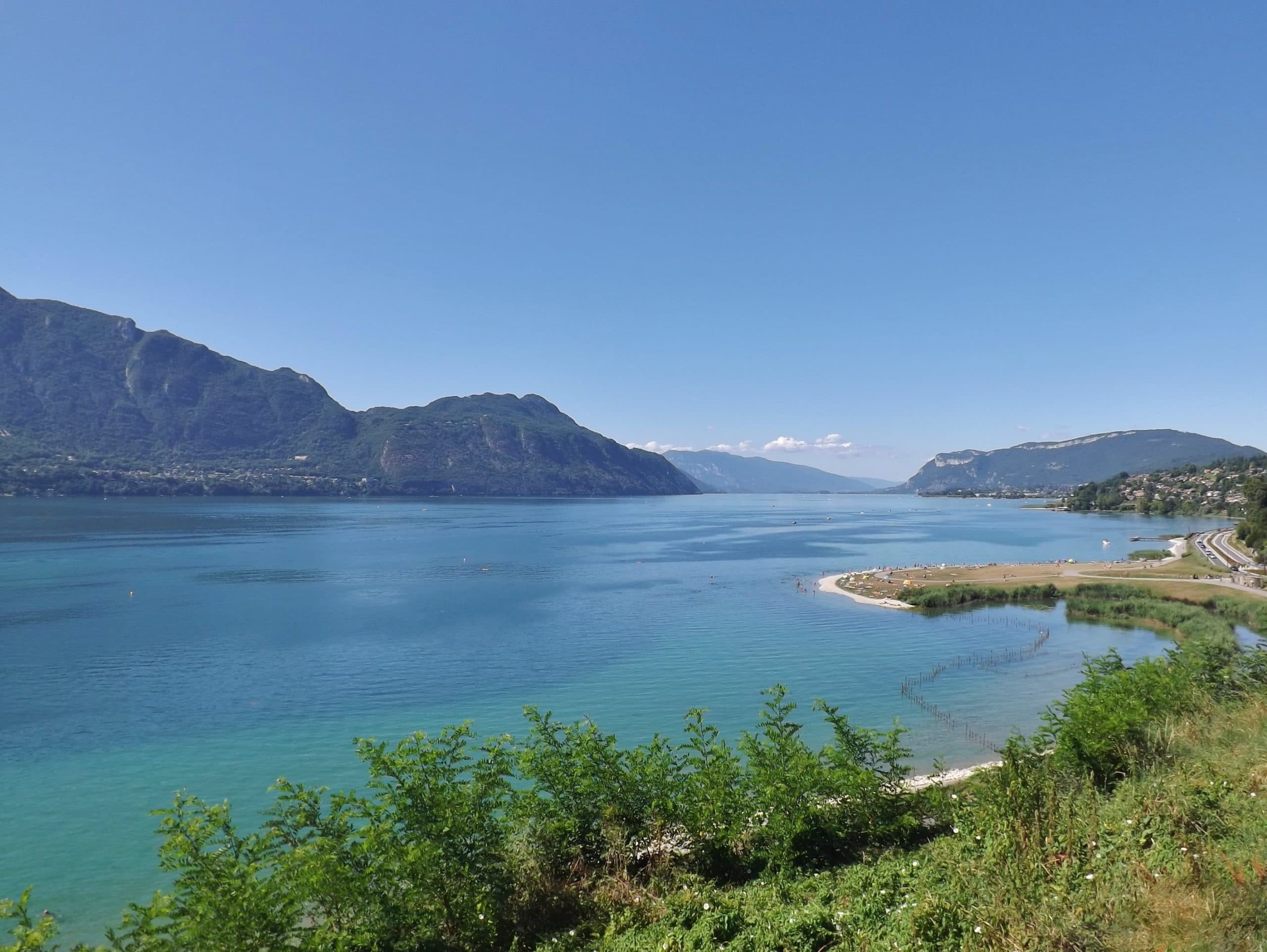 Paysage du lac du Bourget baignade près de Lyon