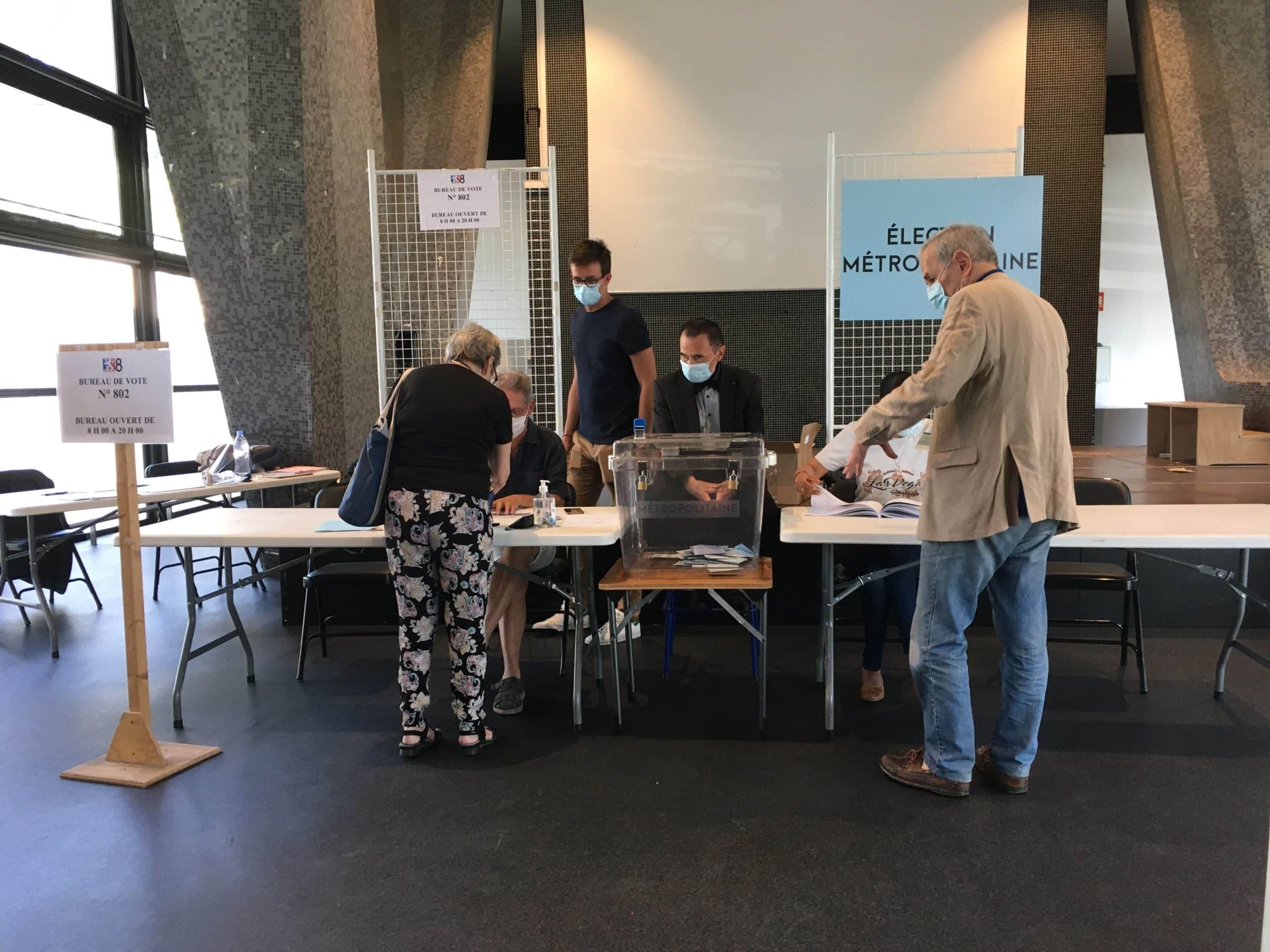 Bureau de vote dans le 8e arrondissement de Lyon. ©AB/Rue89Lyon