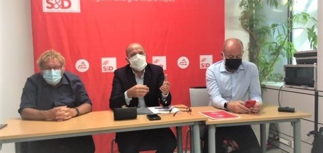 Pour le PS, EELV plus difficile à tordre que Laurent Wauquiez