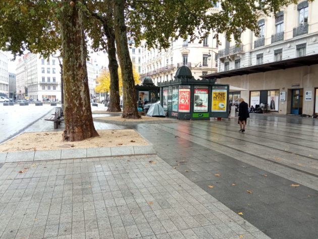 Sans-abri place République à Lyon