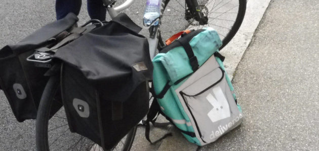À Lyon, des centaines de livreurs à vélo sans-papiers exploités