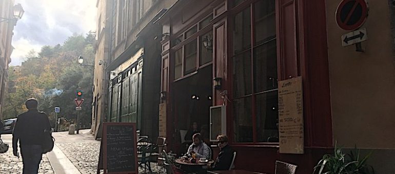 À Lyon, dernier restaurant, dernier achat en librairie avant confinement saison 2