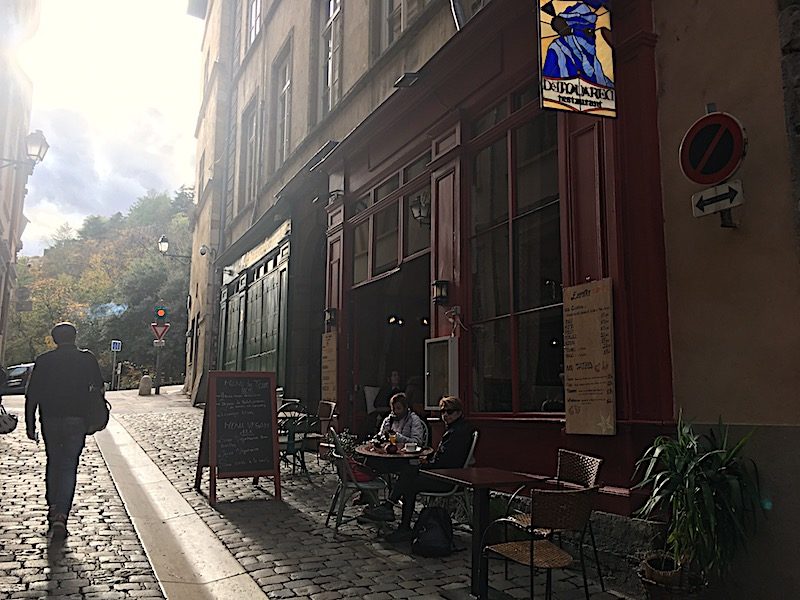 Une terrasse de restaurant dans le Vieux-Lyon (5è). ©Rue89Lyon