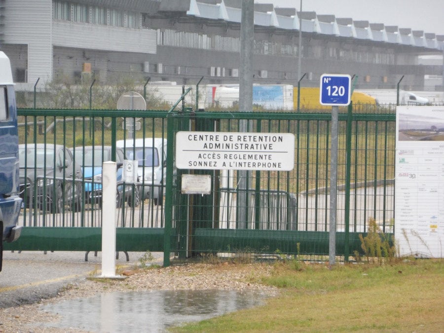 L'entrée du centre de rétention administrative (CRA) de Lyon. ©AD/Rue89Lyon