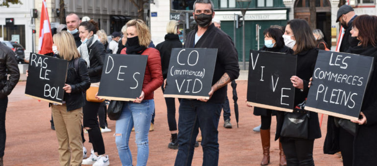 Manif de commerçants à Lyon : “Ma trésorerie est à sec, comme mes yeux”