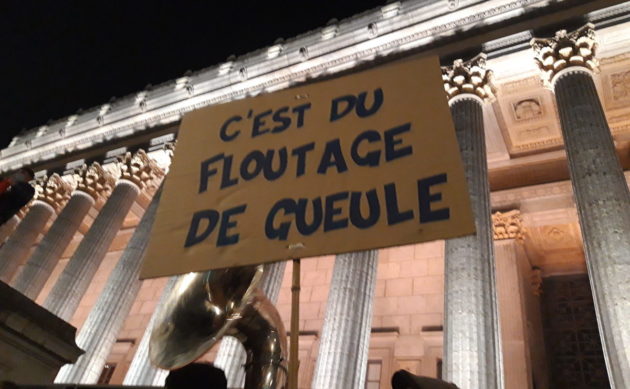 Rassemblement contre la loi "Sécurité globale" le 24 novembre devant le palais de Justice du Vieux Lyon. ©LB/Rue89Lyon