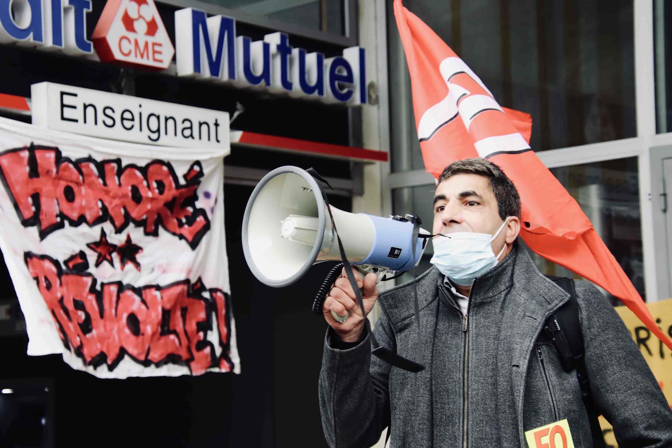 Manifestation d'enseignants à Saint-Etienne pendant le confinement automne 2020