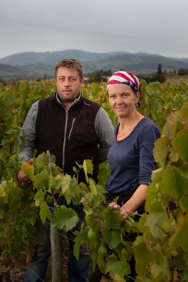 Florence Subrin, et son cousin Geoffroy. Deux vignerons du Crêt de Bine, Sarcey ©Matthieu Perret