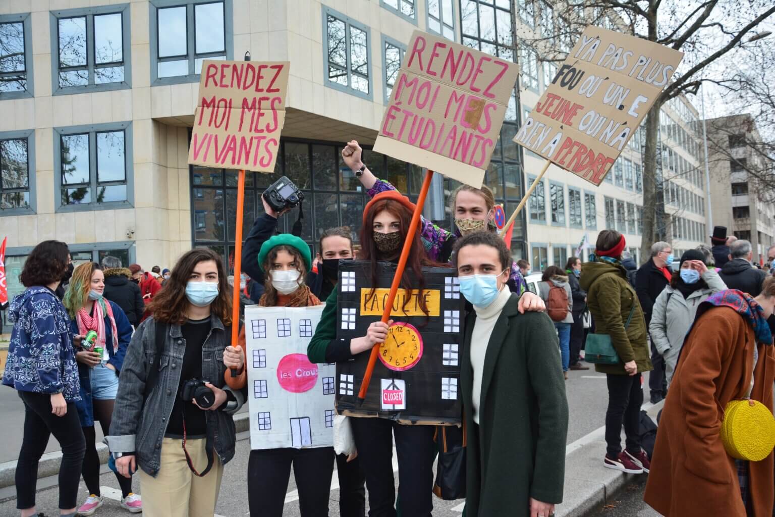 Les étudiants sont venus défendre leurs droits.