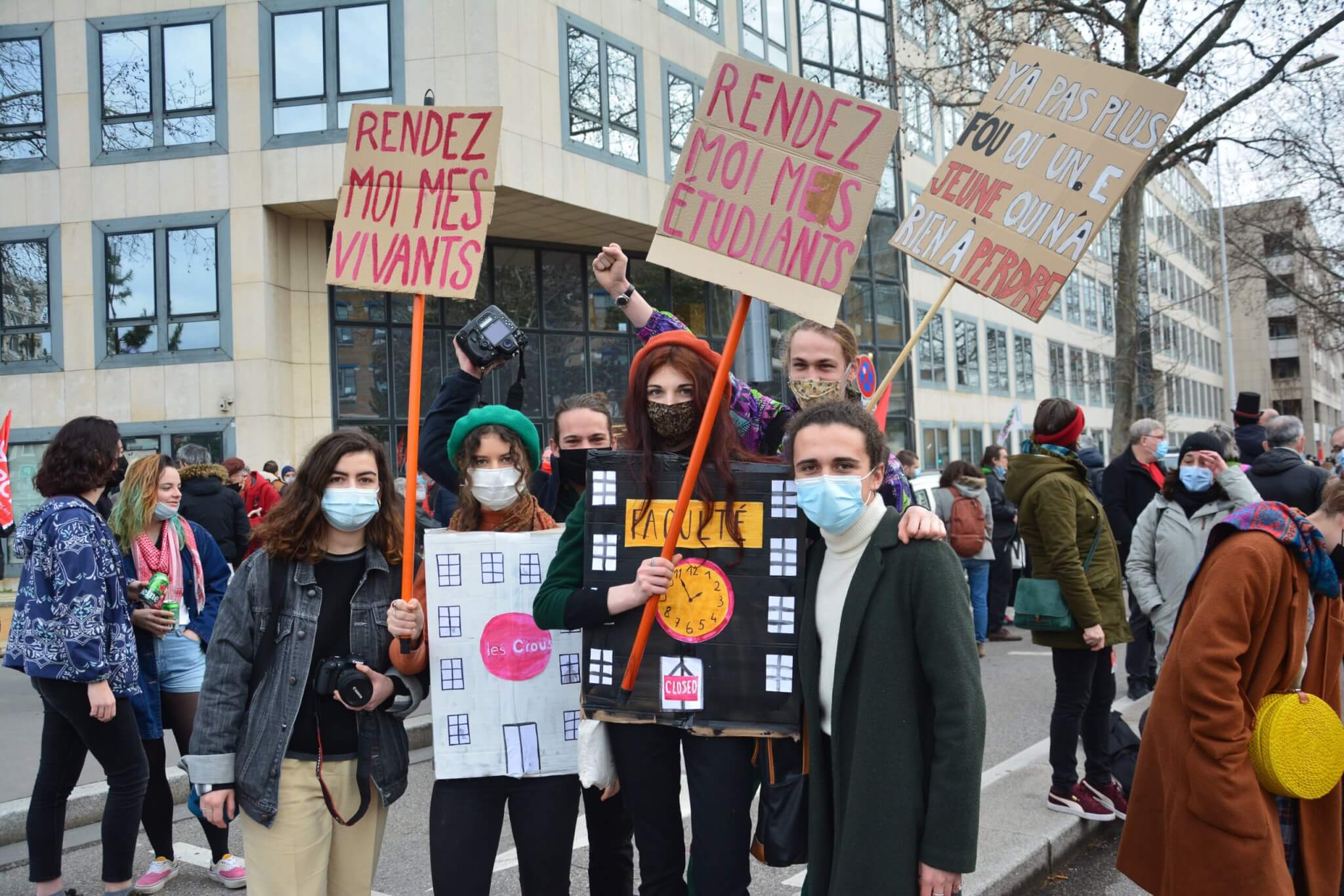 Des étudiants sont notamment venus défendre le retour des cours en présentiel - Crédit Pierre LEMERLE