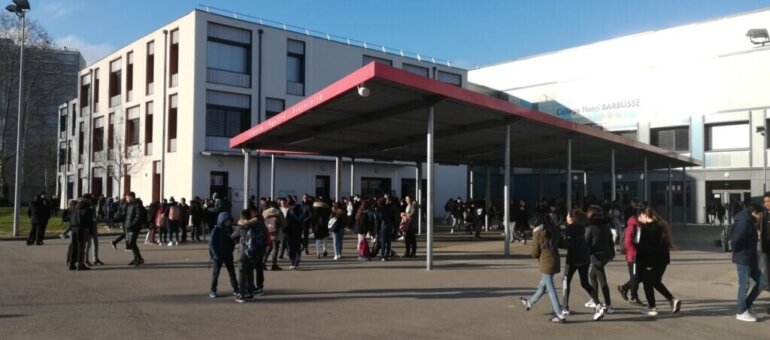 Contre les fake news, des collégiens de Vaulx-en-Velin deviennent « ambassadeurs »