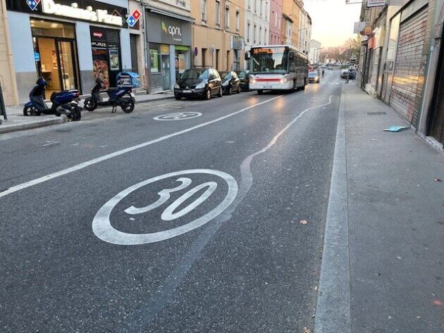 La Métropole, via son vice-président, Fabien Bagnon, a annoncé le passage de Lyon en ville 30 km/h. 