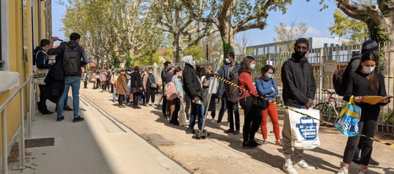 Distribution alimentaire pour les étudiants à Lyon : « ça m’aide à finir le mois sereinement »
