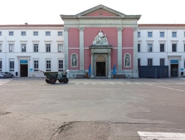 Saint Jean de Dieu est un établissement privé d'intérêt collectif spécialisé en psychiatrie, situé dans le 8ème arrondissement de Lyon. CC