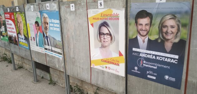 Cumuls, parachutages : les difficiles listes du RN aux régionales