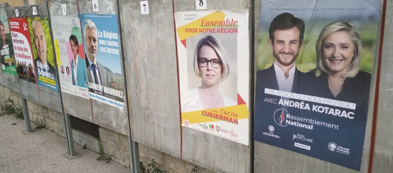 Cumuls, parachutages : les difficiles listes du RN aux régionales