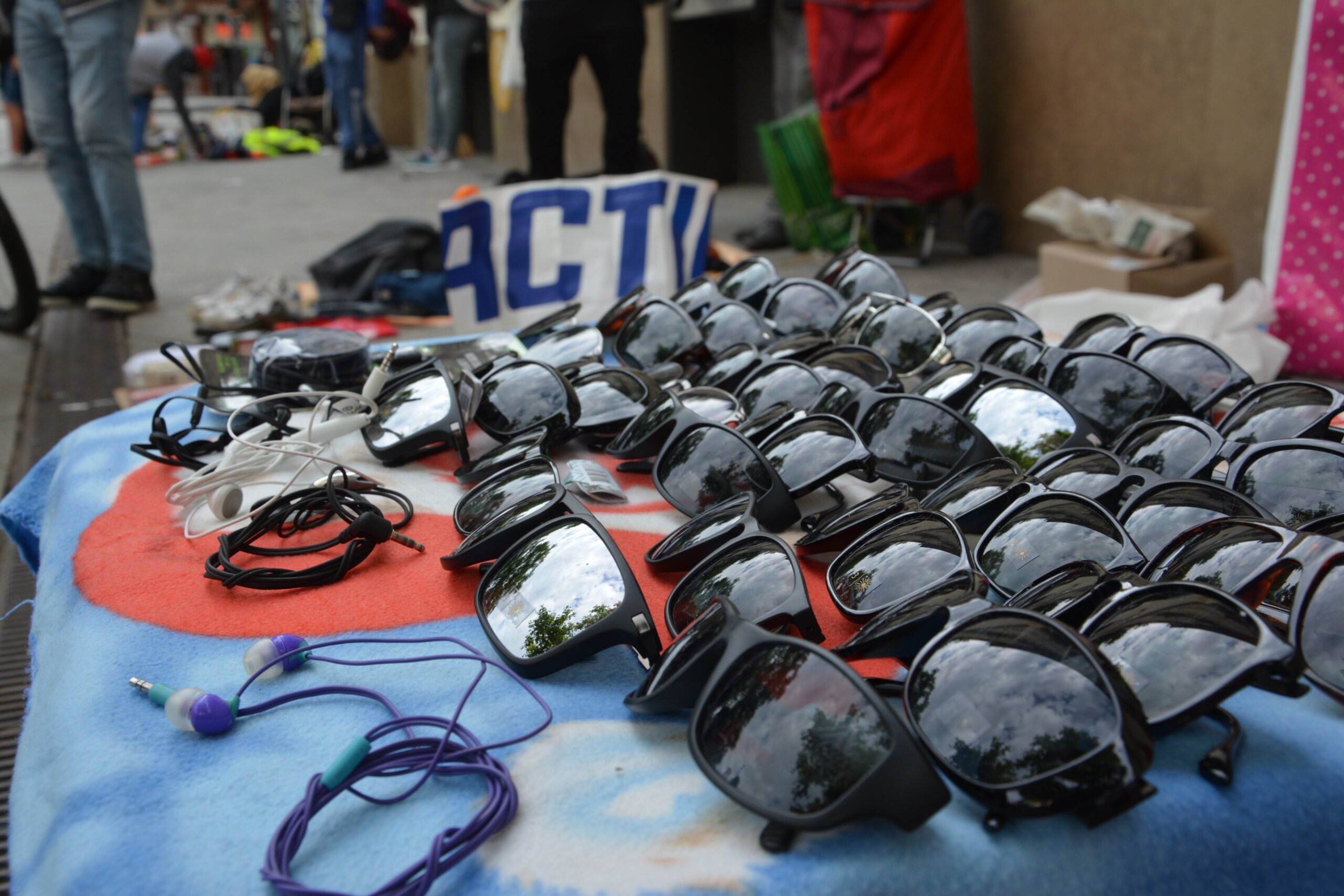 Des lunettes au marché de la Guillotière