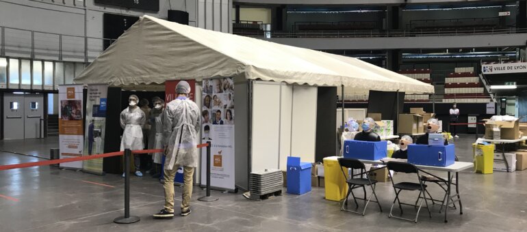 Covid : créneaux de vaccination et plan blanc à venir à Lyon