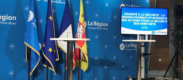 Laurent Wauquiez charge sa com’ sur la sécurité en Auvergne-Rhône-Alpes