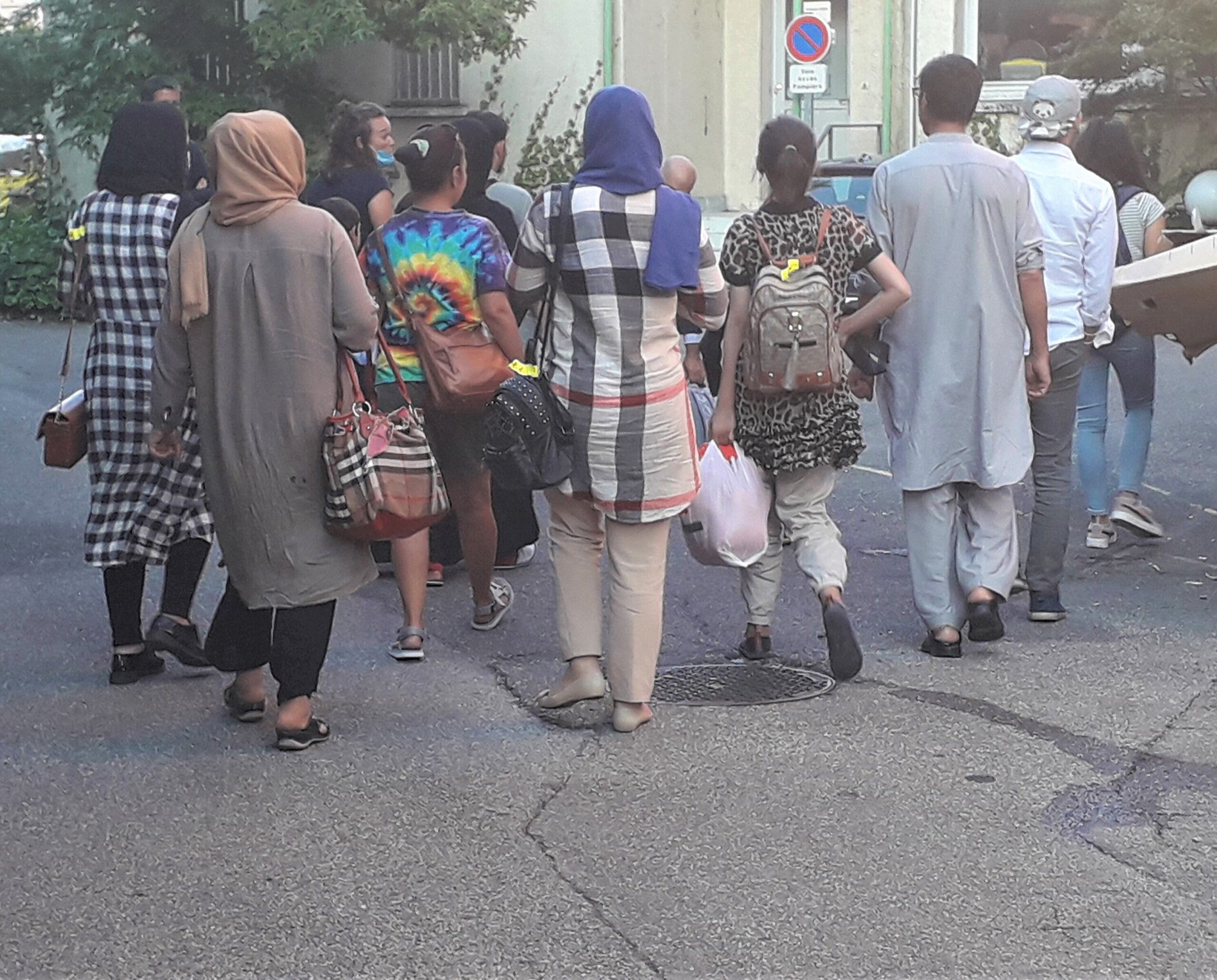 Accueil des Afghans à Lyon : « Trouver des places, c’est toute la difficulté de cette opération »